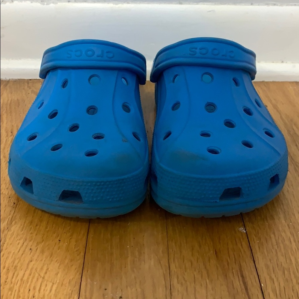 blue crocs